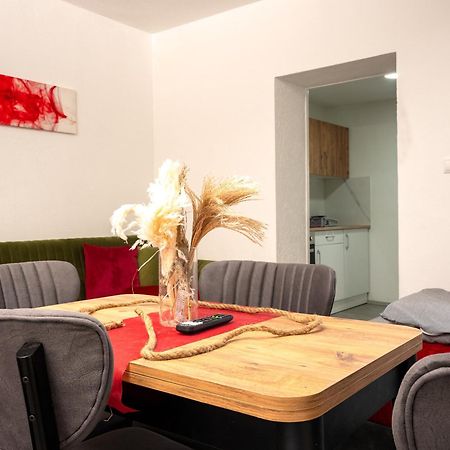 Serviceroom24 - Apartment 4 In Herten Wlan - Smart-Tv - 24-7 Check-In Und Kueche المظهر الخارجي الصورة